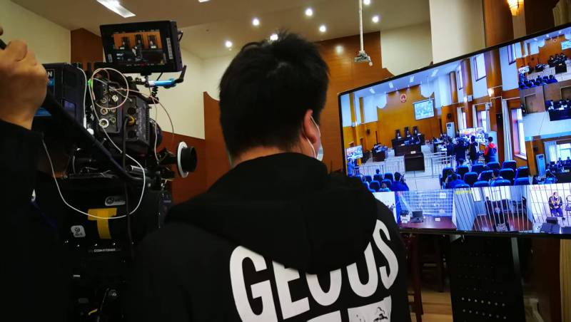AI生成VS人工创意——安新县广告片拍摄公司的技术浪漫主义实践